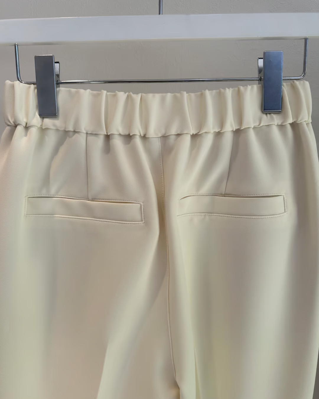 カラーテーパードパンツ