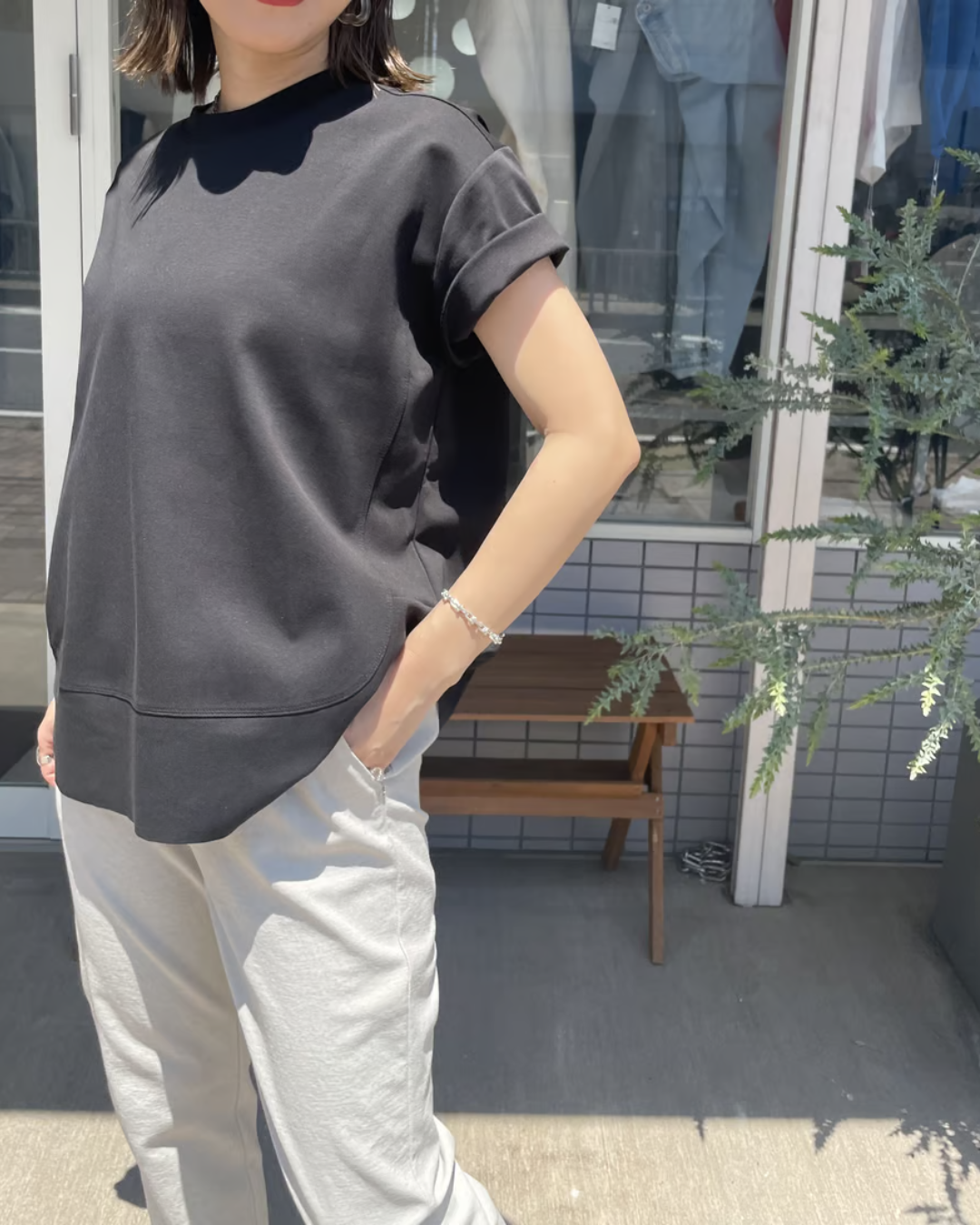 ハーフスリーブバックスリットTシャツ