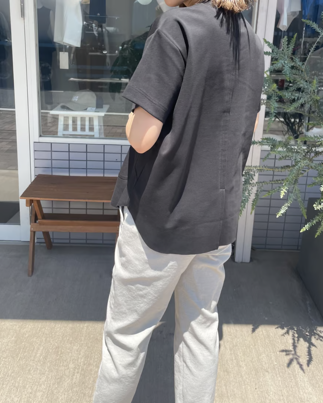 ハーフスリーブバックスリットTシャツ