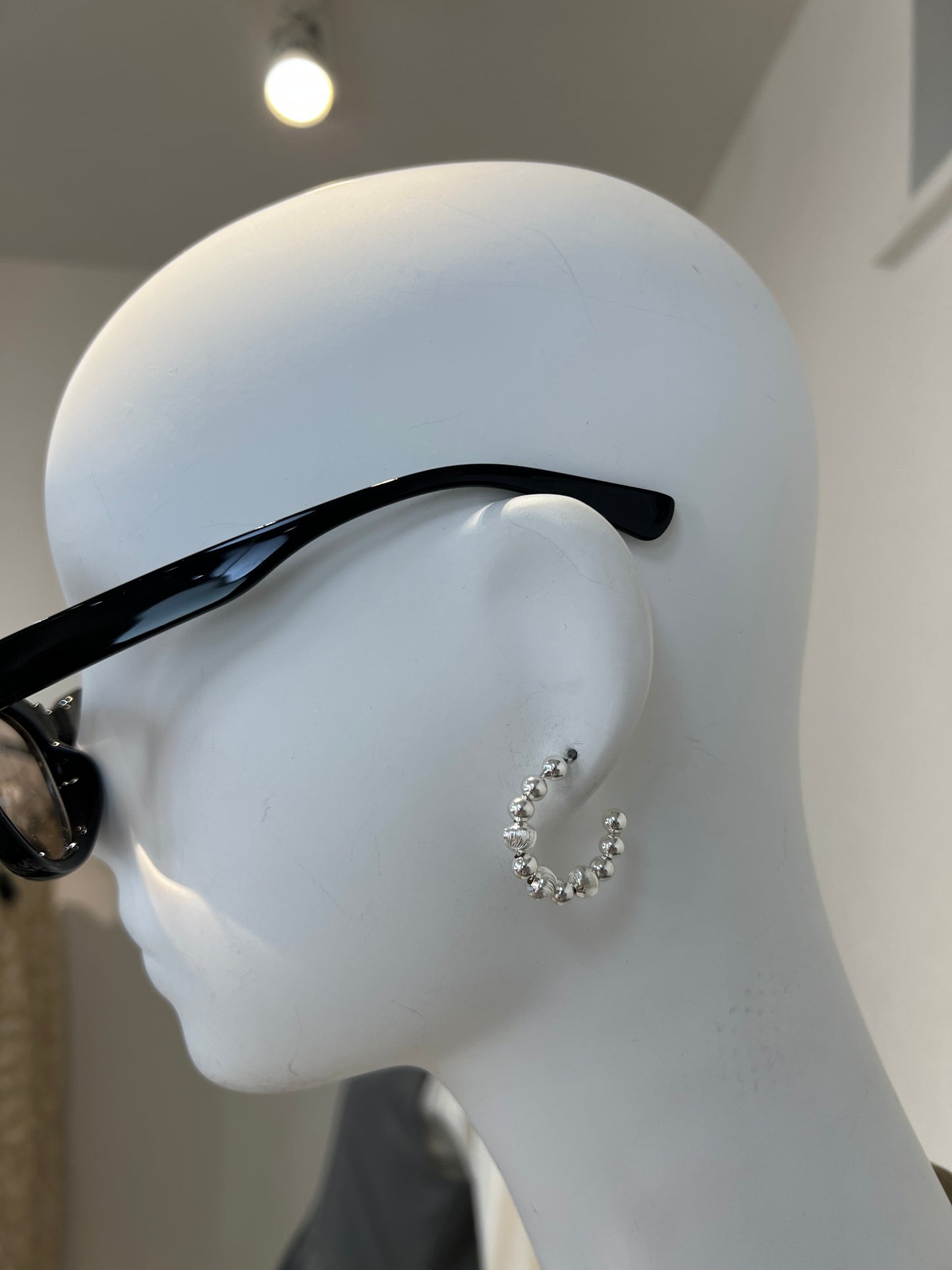 ボールフープピアス