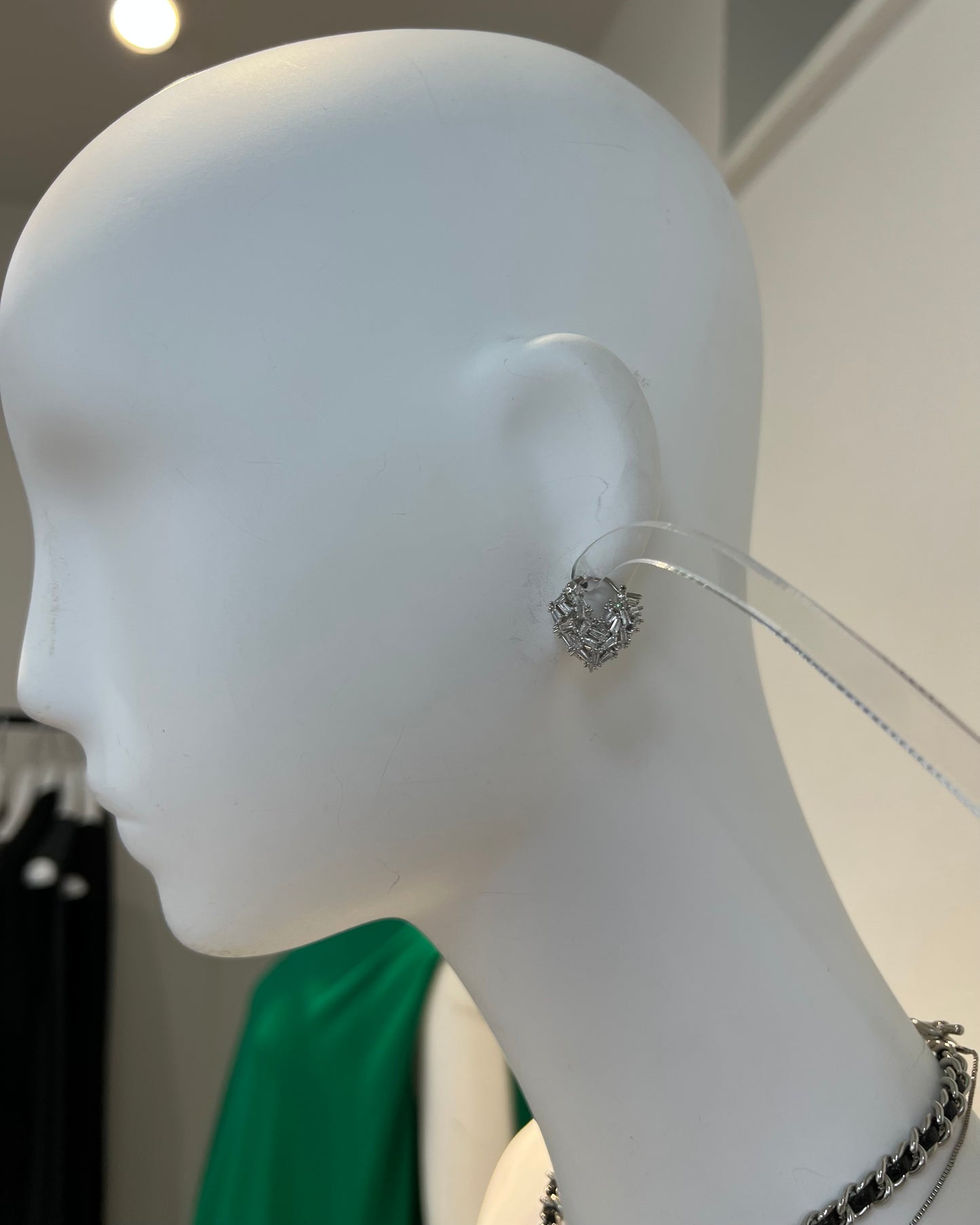 ビジューハートピアス
