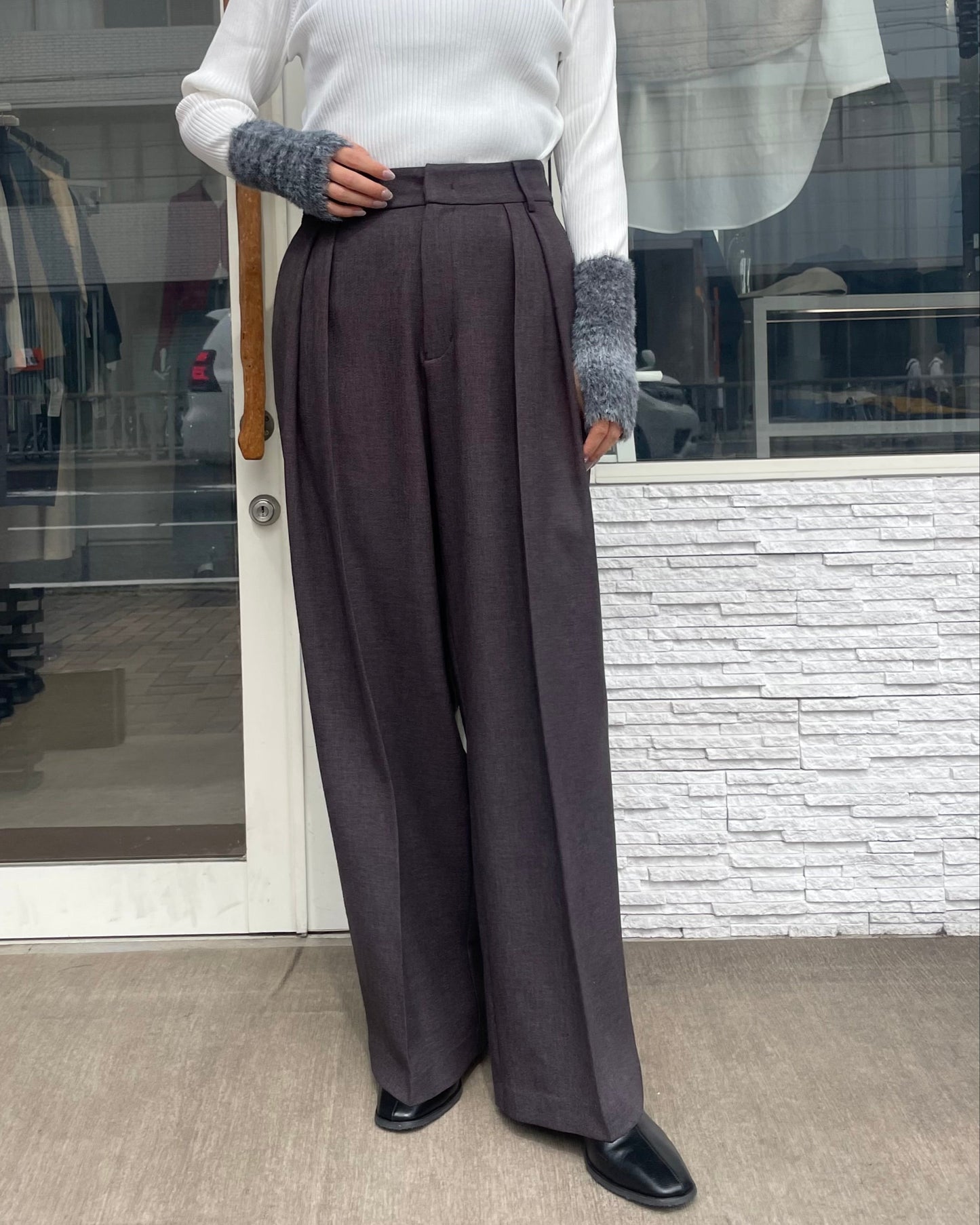 ベーシックタックパンツ