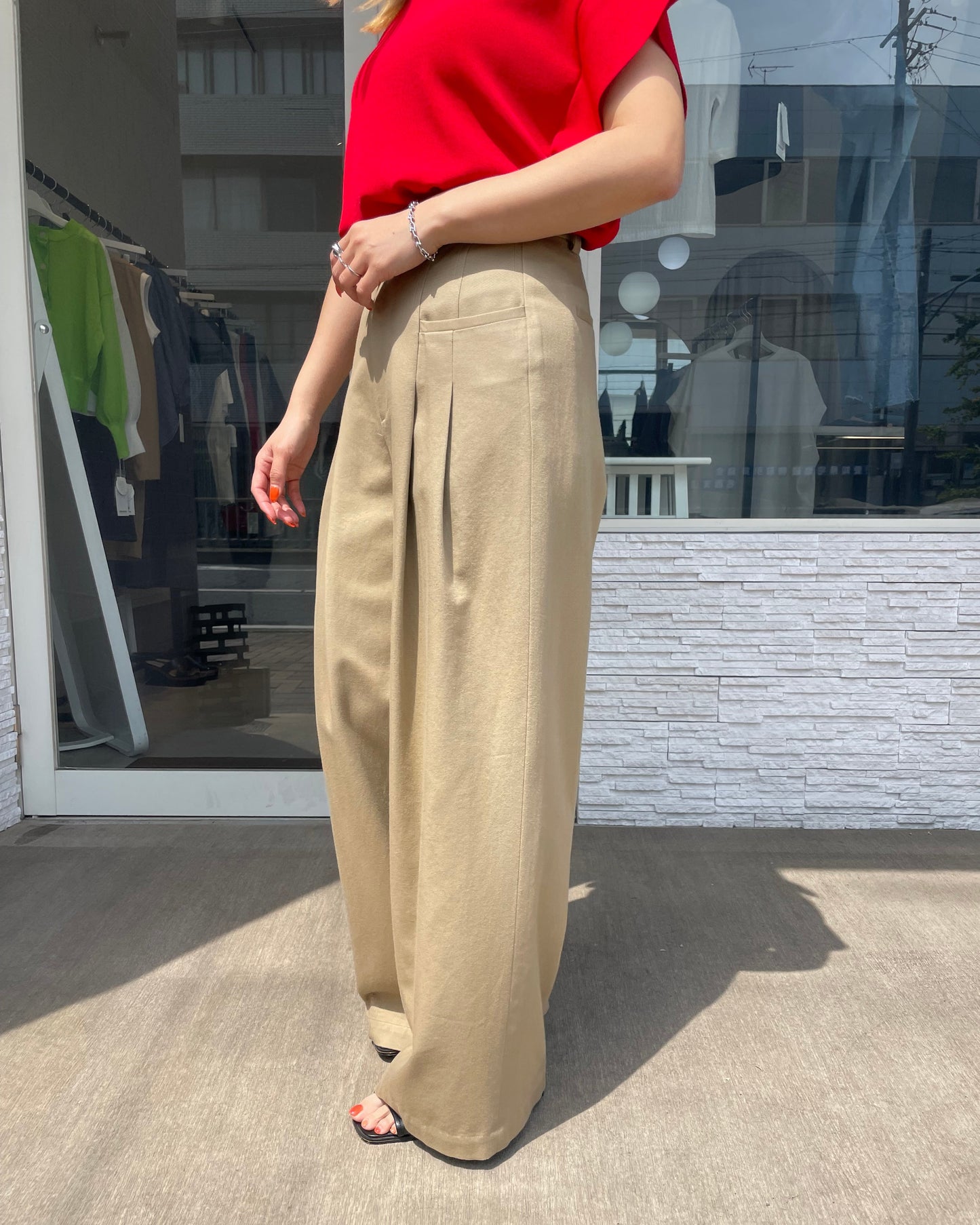 ダブルタックチノパンツ