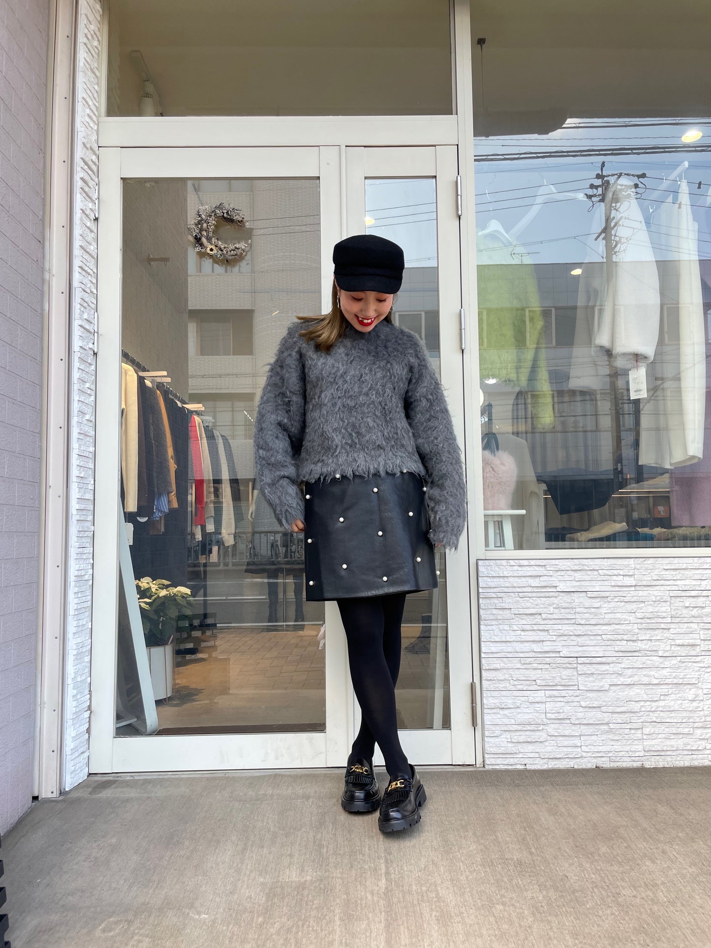 パール付きフェイクレザーミニスカート