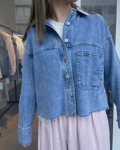 クロップドデニムシャツ