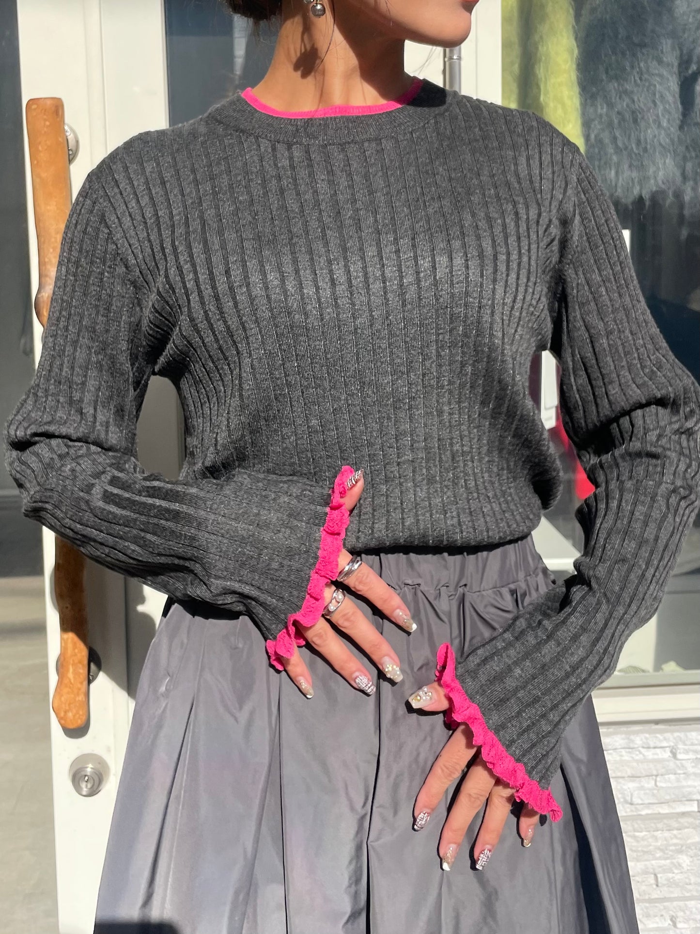 フリルクルーネックニット