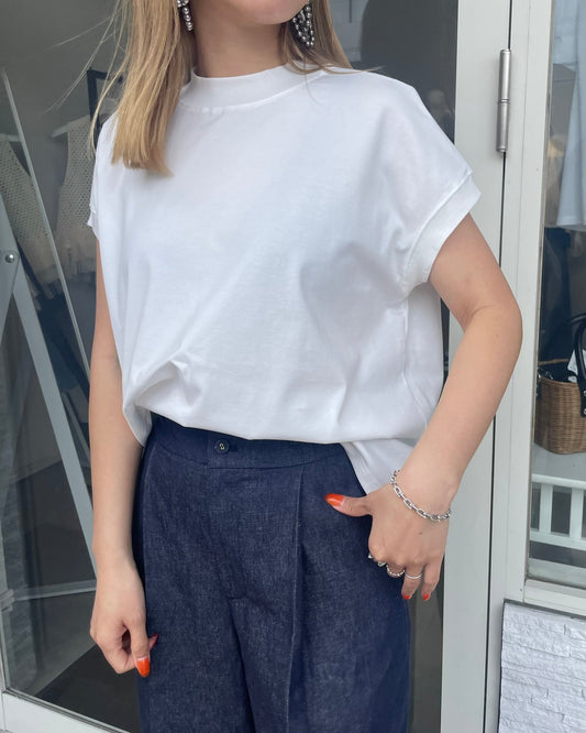 モックネックTシャツ