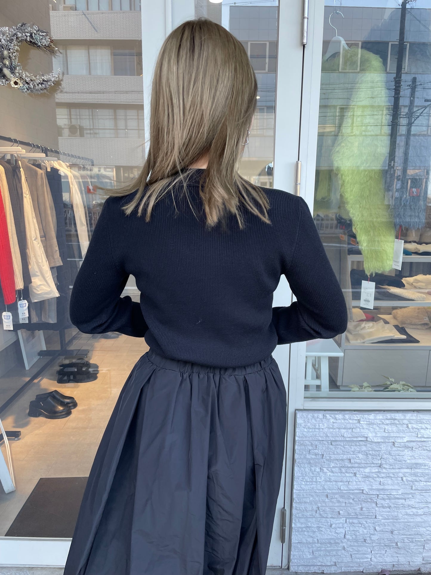 ロングスリーブチョーカーライクリブニット