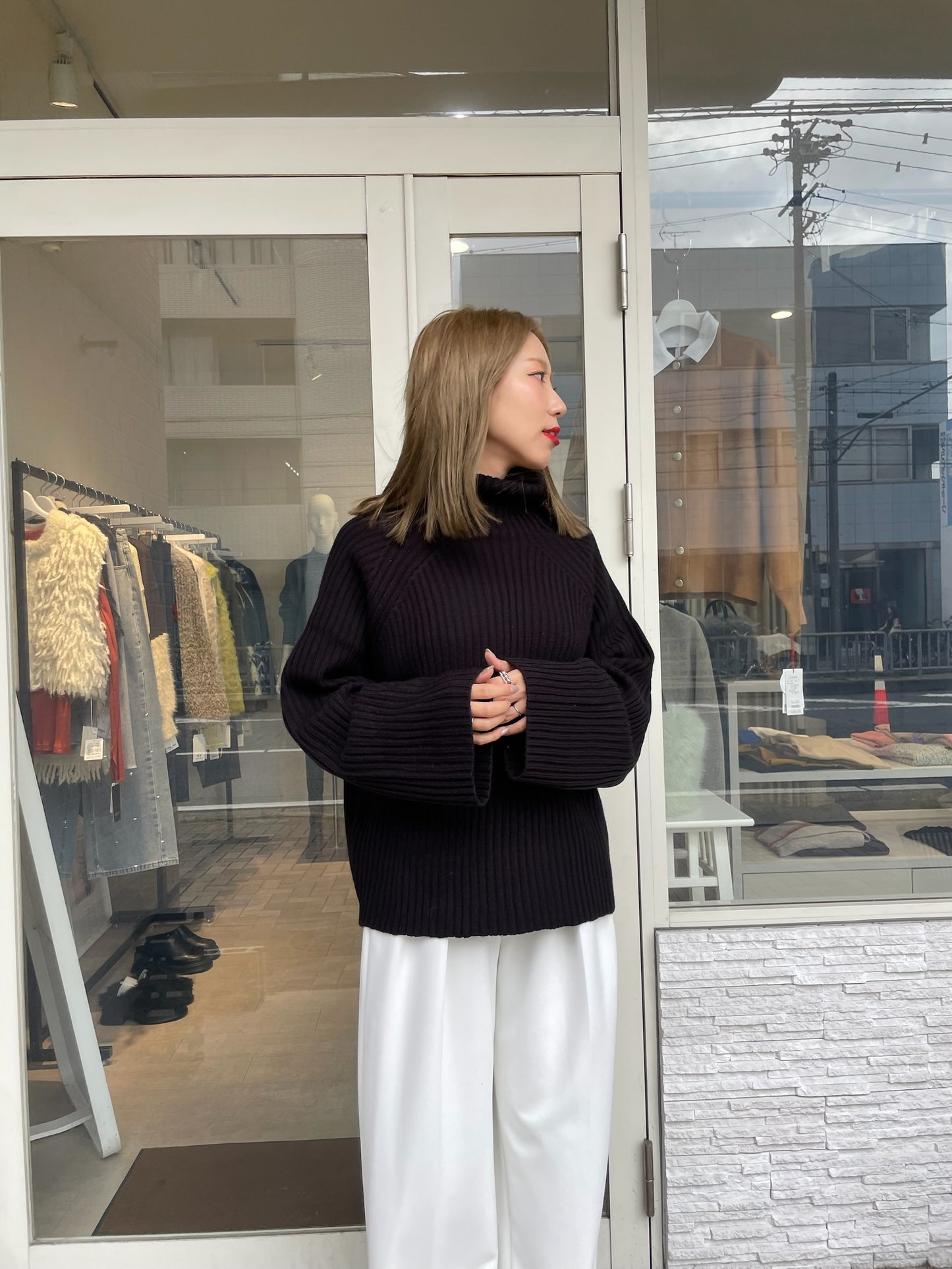 オフタートルリブニット