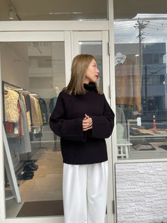 オフタートルリブニット