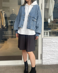 バックスリットフーディー