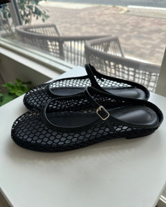 メッシュサンダル