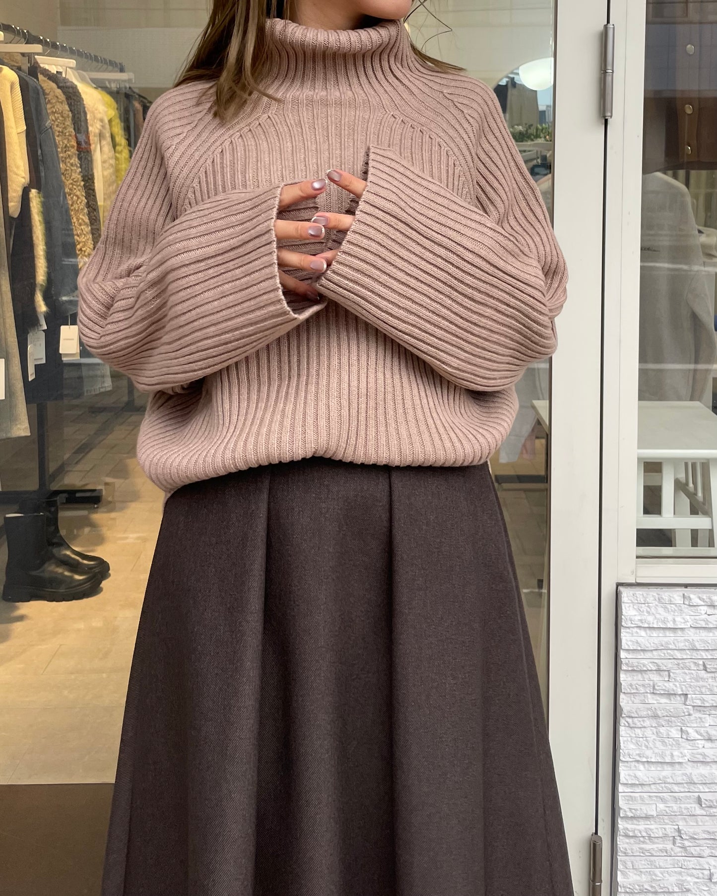 オフタートルリブニット