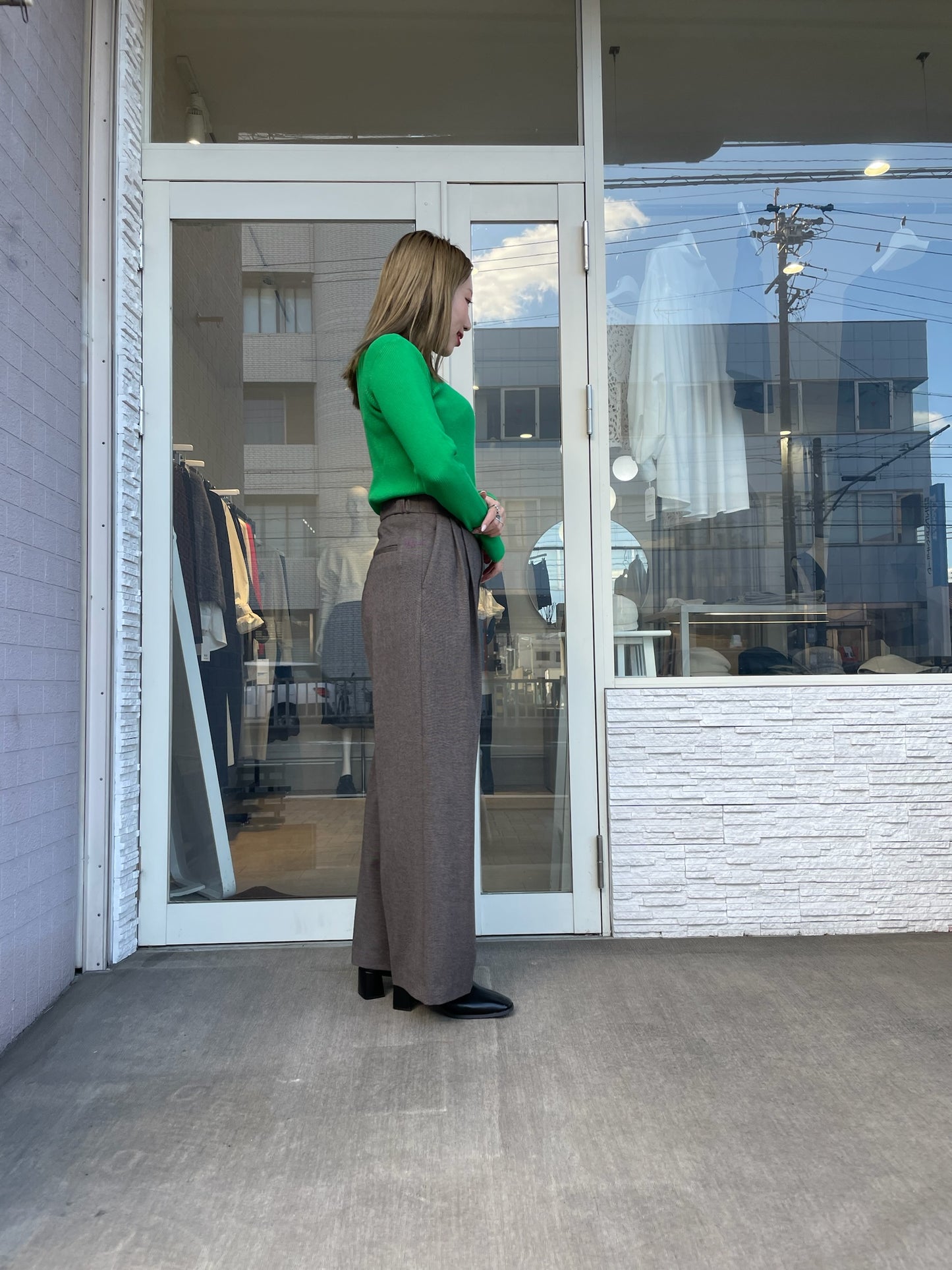 クルーネックリブニット