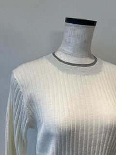 フリルクルーネックニット