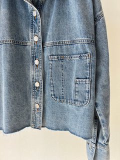 クロップドデニムシャツ