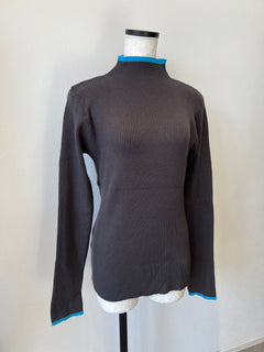 バイカラーリブニット