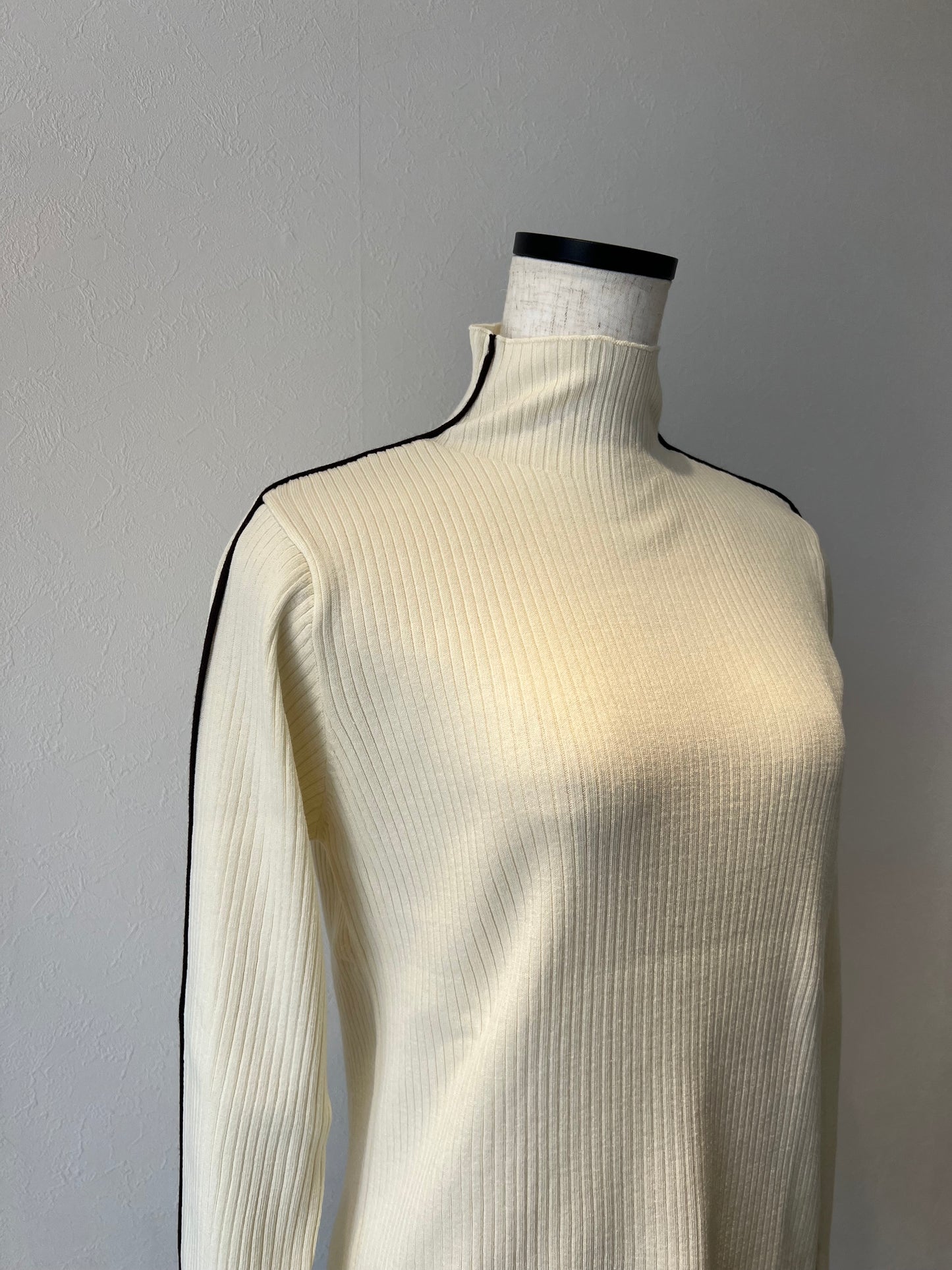 サイドラインタートルニット