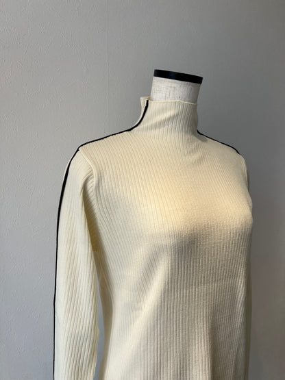 サイドラインタートルニット