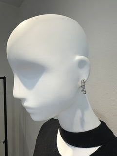 ツイストデザインピアス