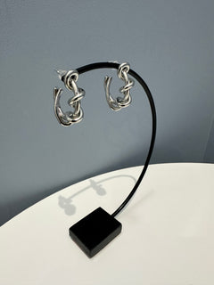 ツイストデザインピアス