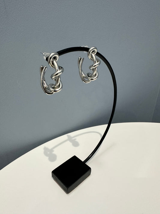 ツイストデザインピアス