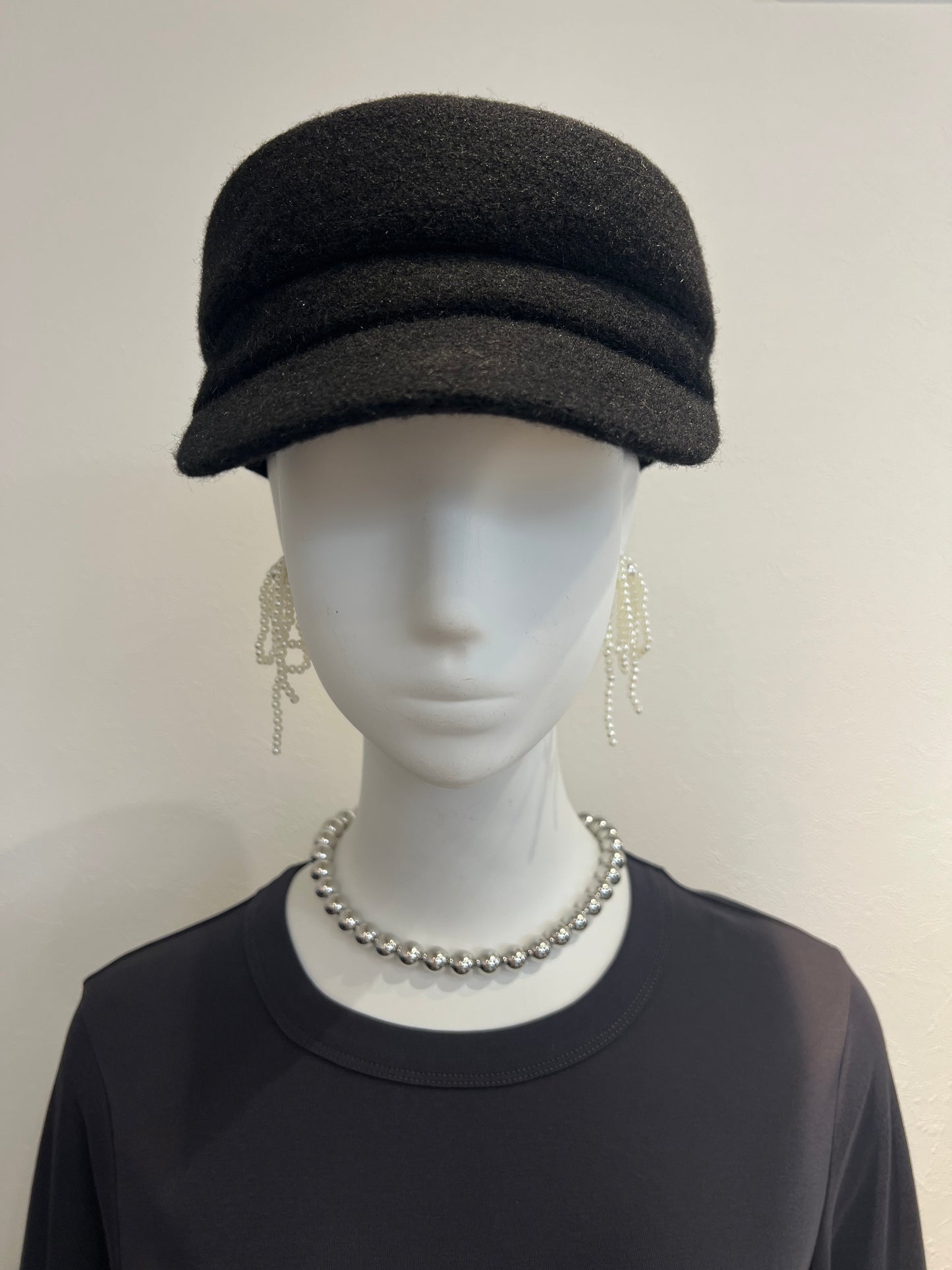 金ボタンキャスケット