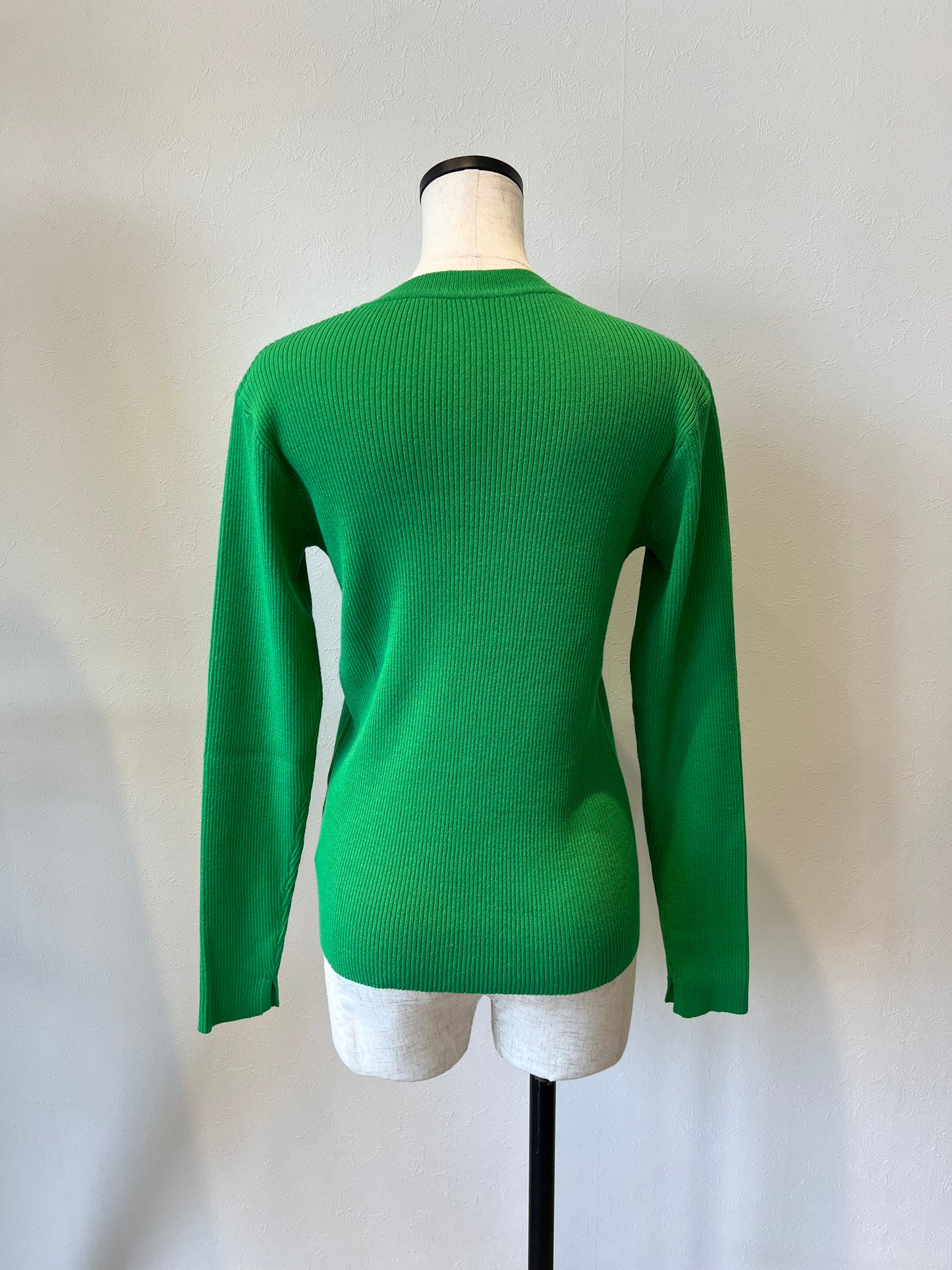 クルーネックリブニット