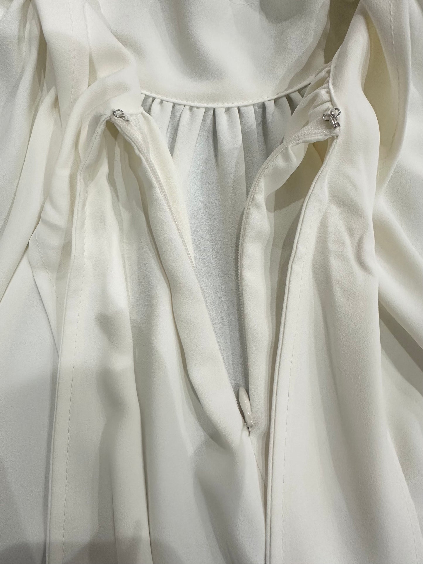 ボリュームスリーブリボンブラウス