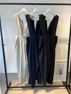 キーネックオールインワン