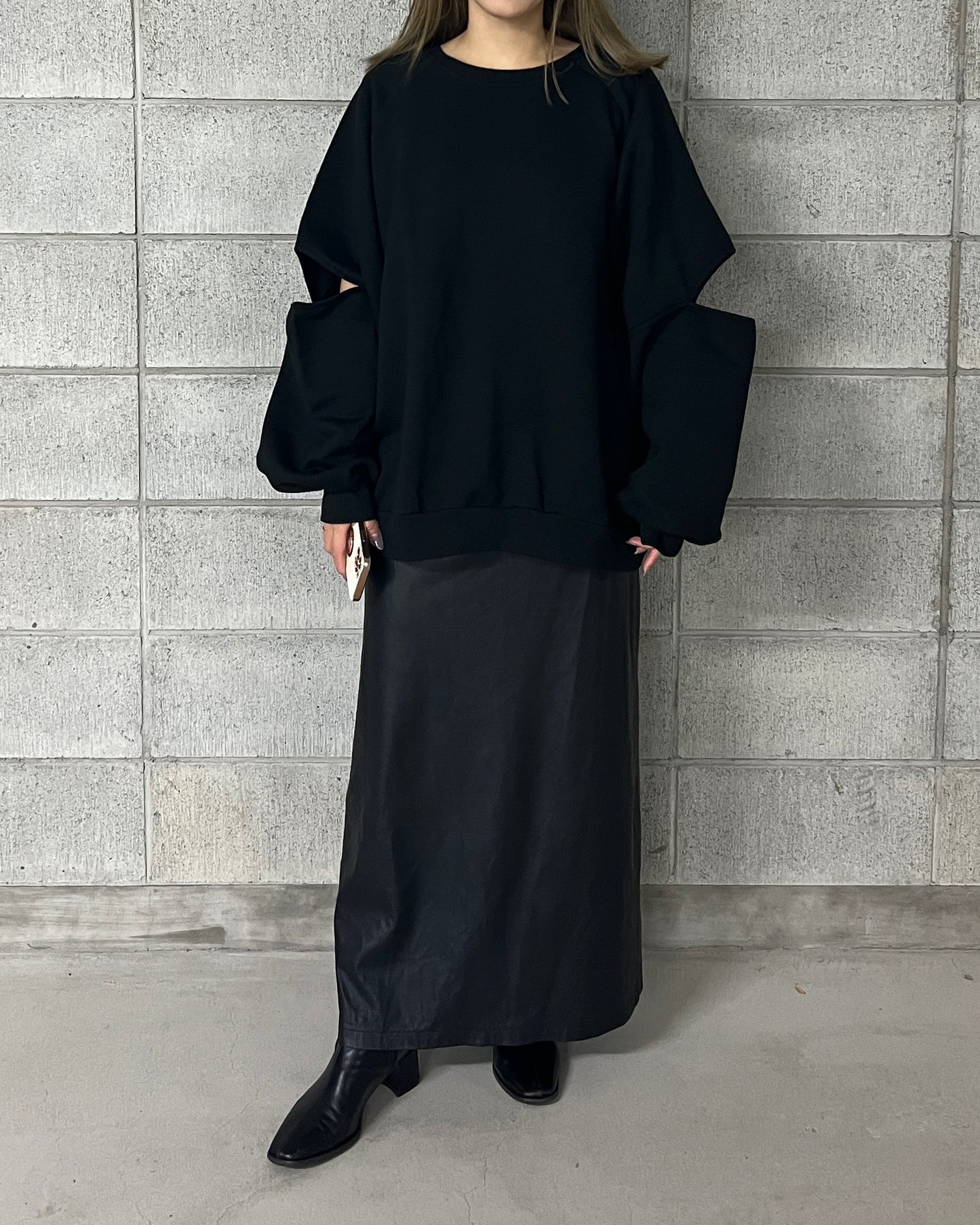 cut out sweat pullover