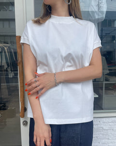 モックネックTシャツ
