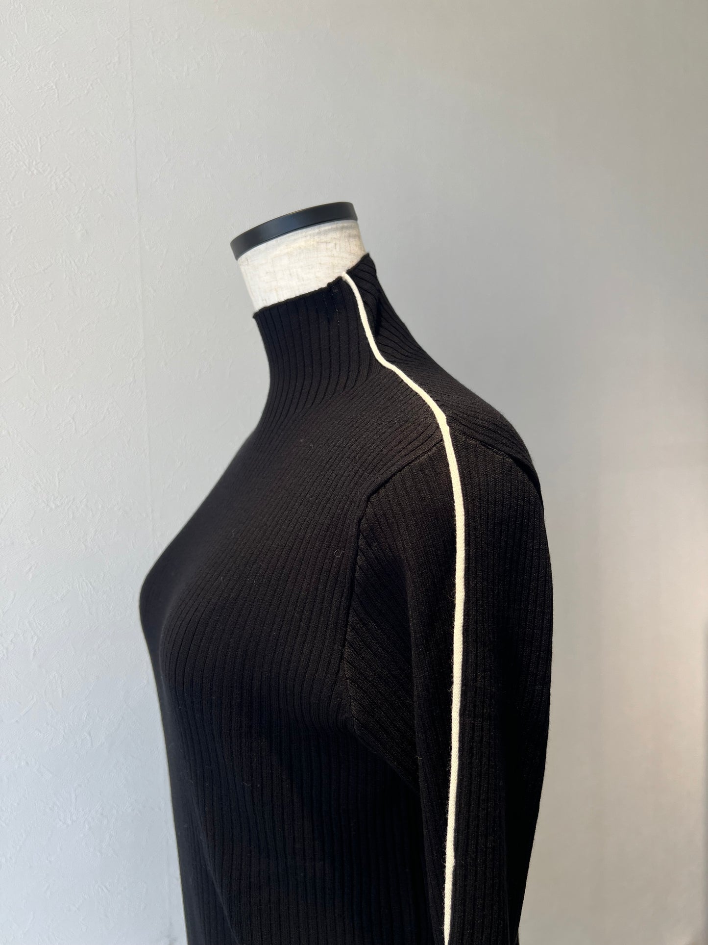 サイドラインタートルニット