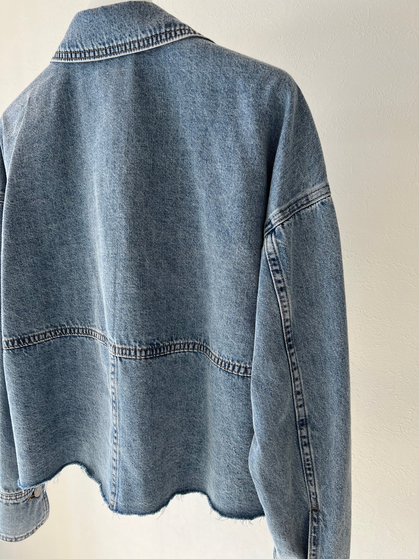 クロップドデニムシャツ