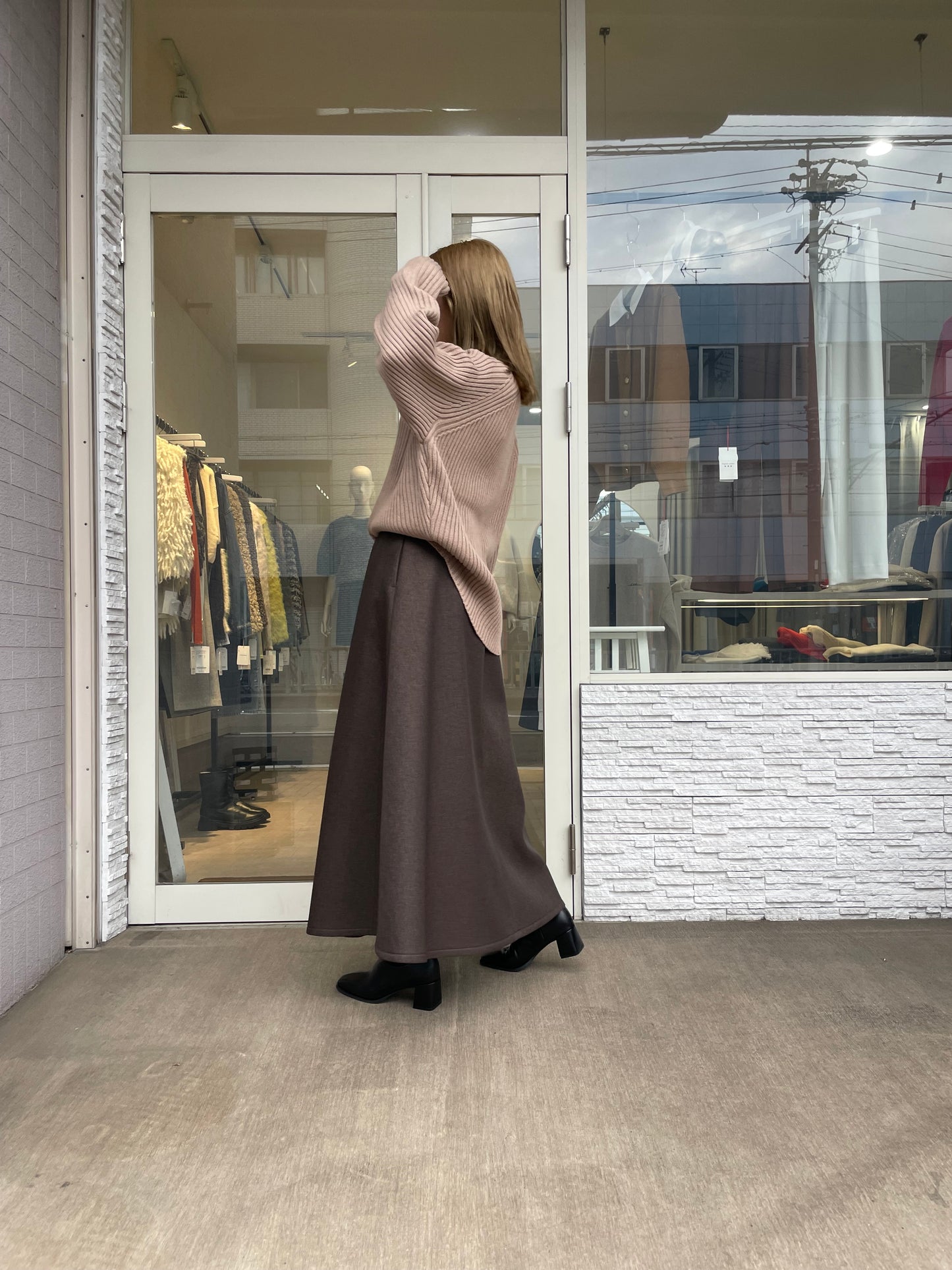 オフタートルリブニット