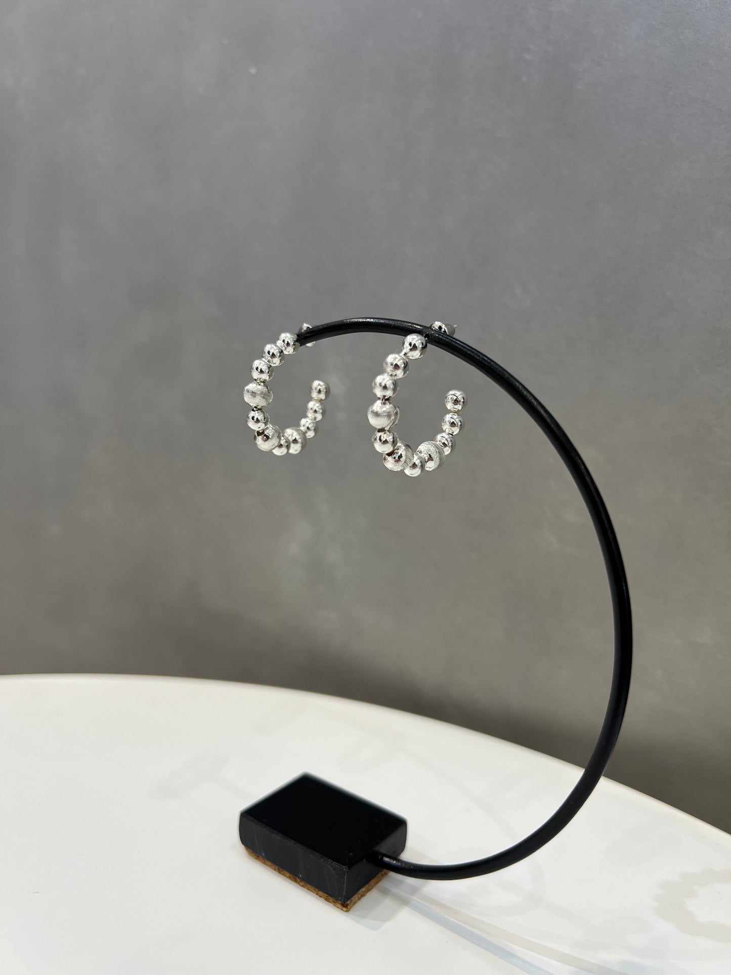 ボールフープピアス