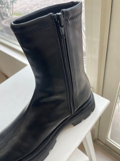 トラックソールショートブーツ