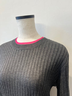 フリルクルーネックニット