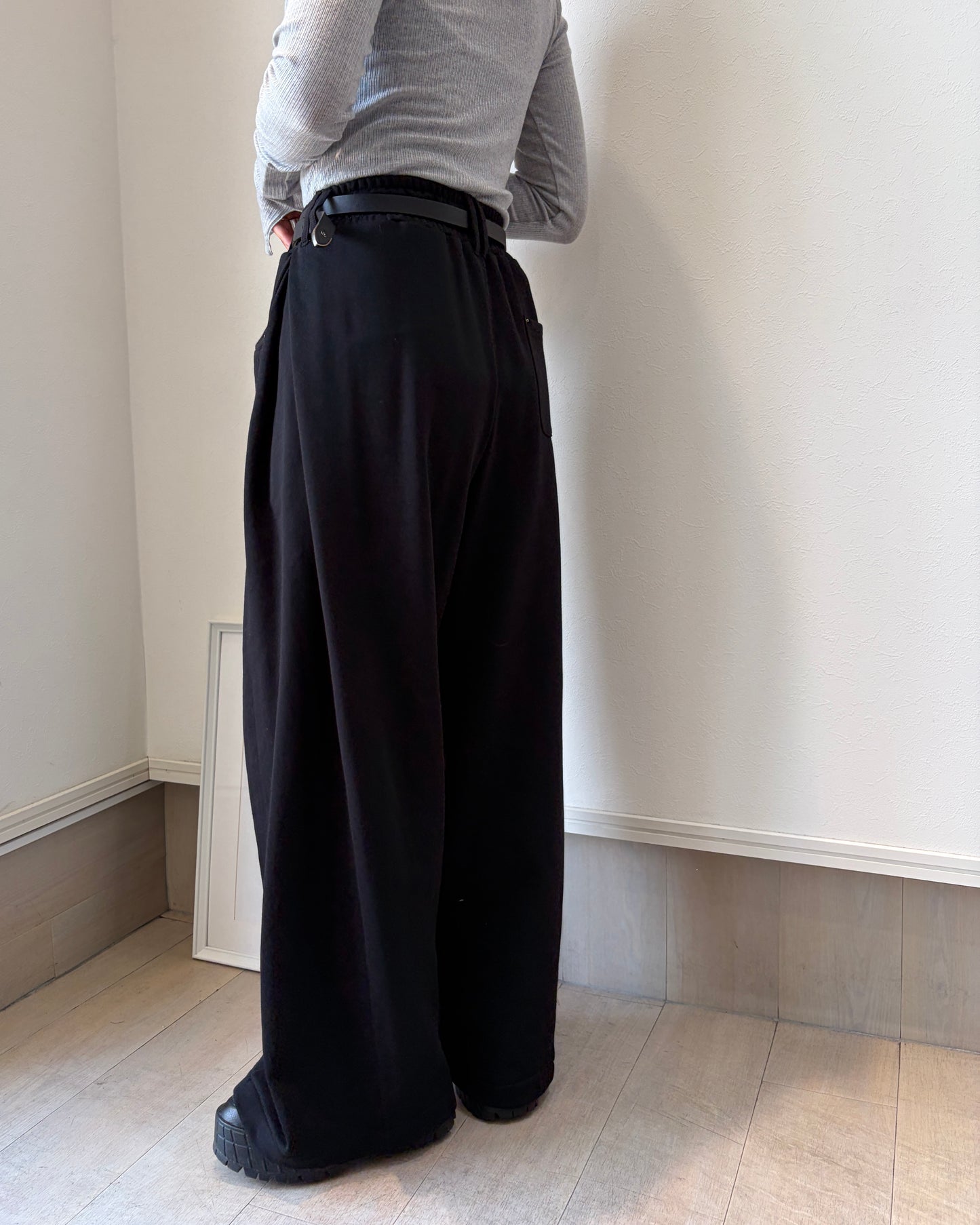 ベルト付きスウェットパンツ