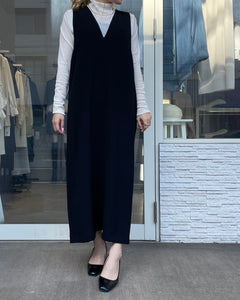 Vネックジャンパースカート