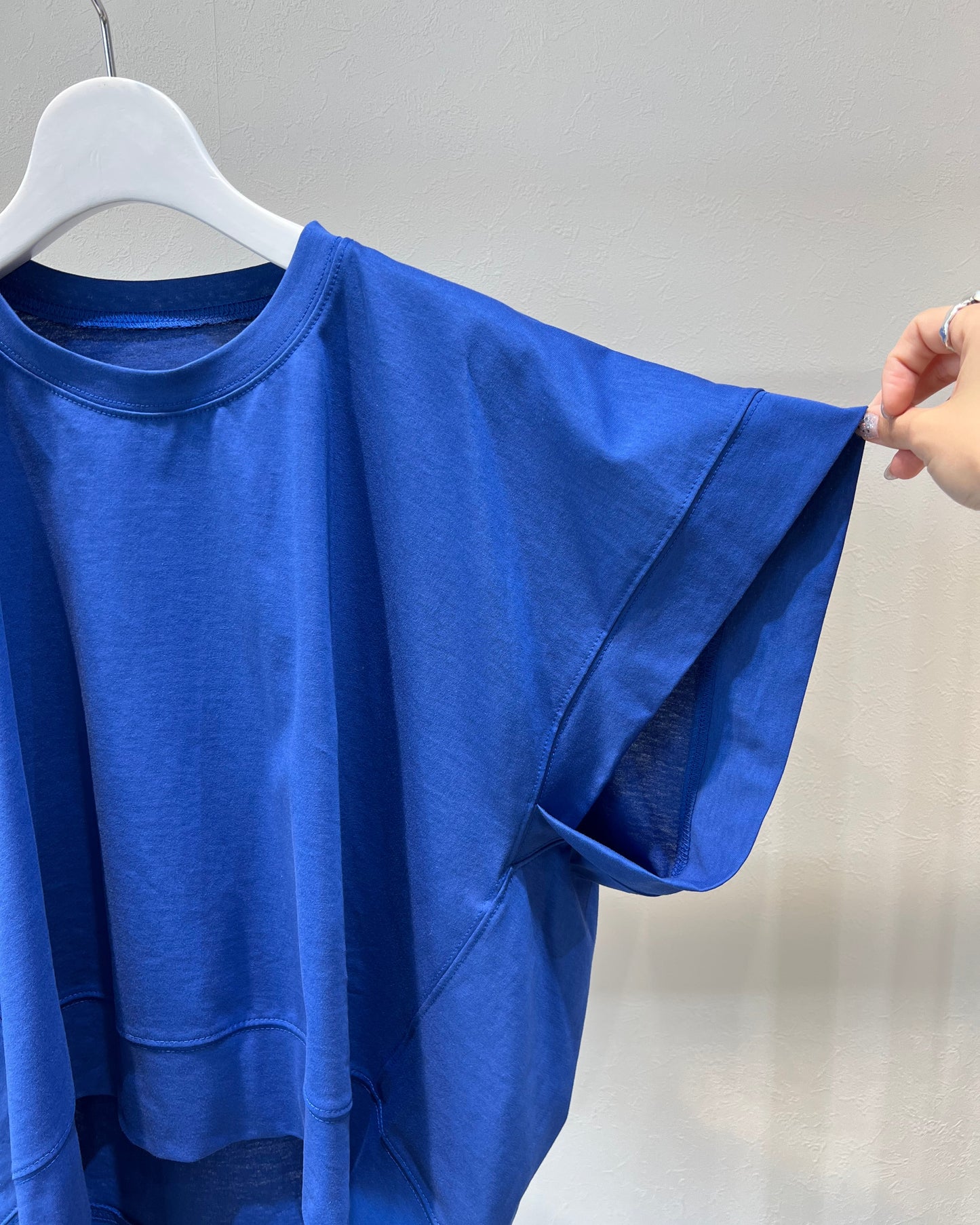 フレアスリーブTシャツ