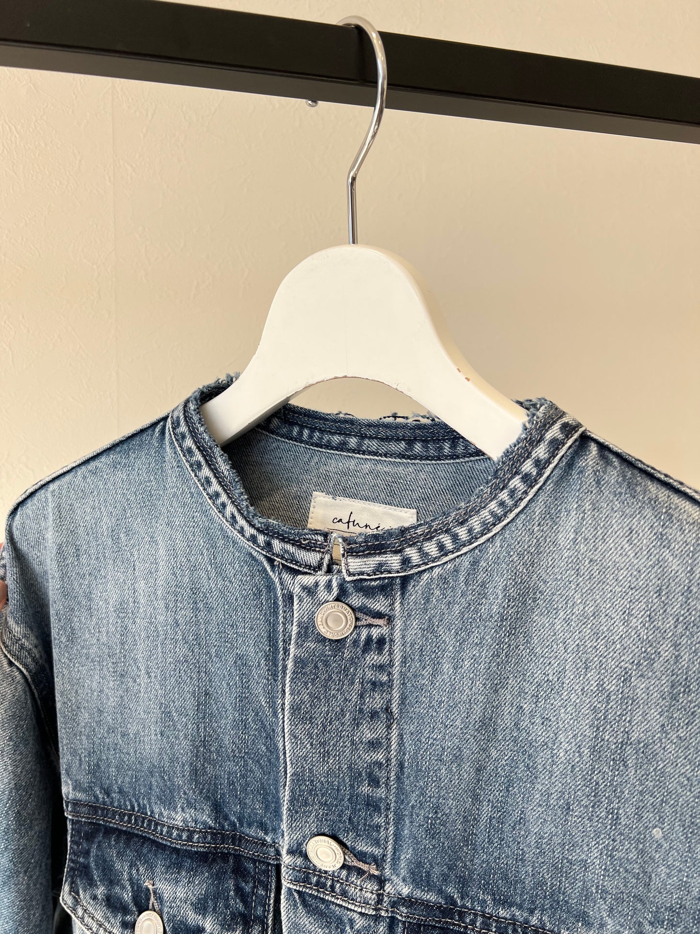 ノーカラーデニムジャケット