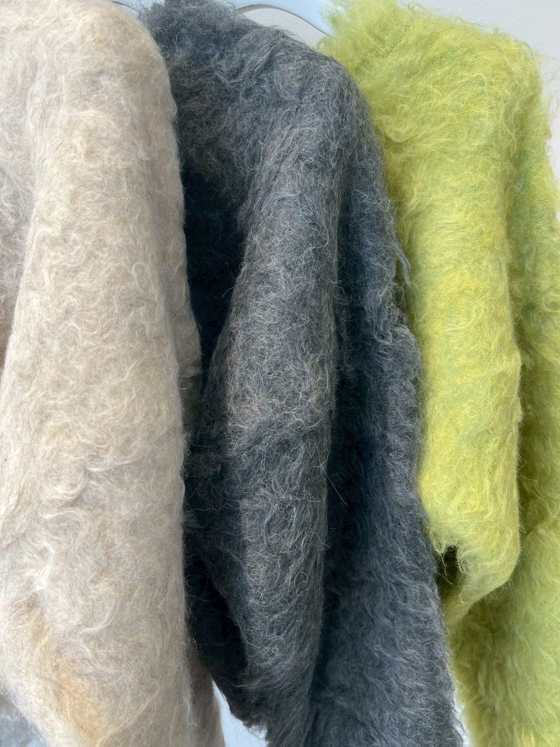 シャギーニットプルオーバー