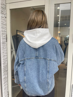 バックスリットフーディー