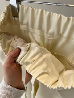 テーパードパンツ