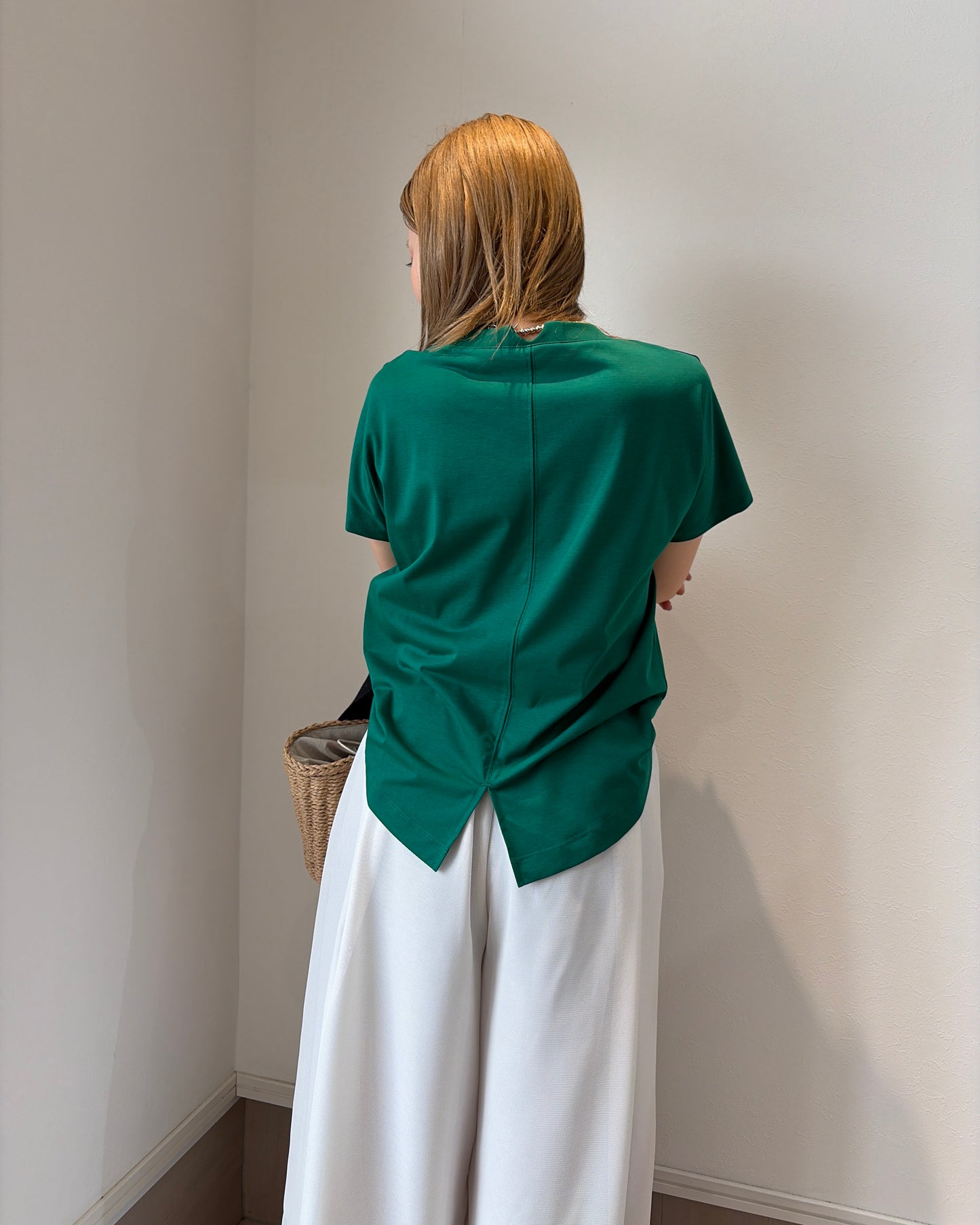 シルケットバックスリットTシャツ