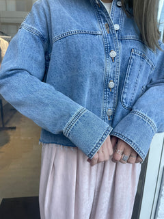 クロップドデニムシャツ