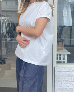 モックネックTシャツ