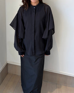 シアーラッフルブラウス