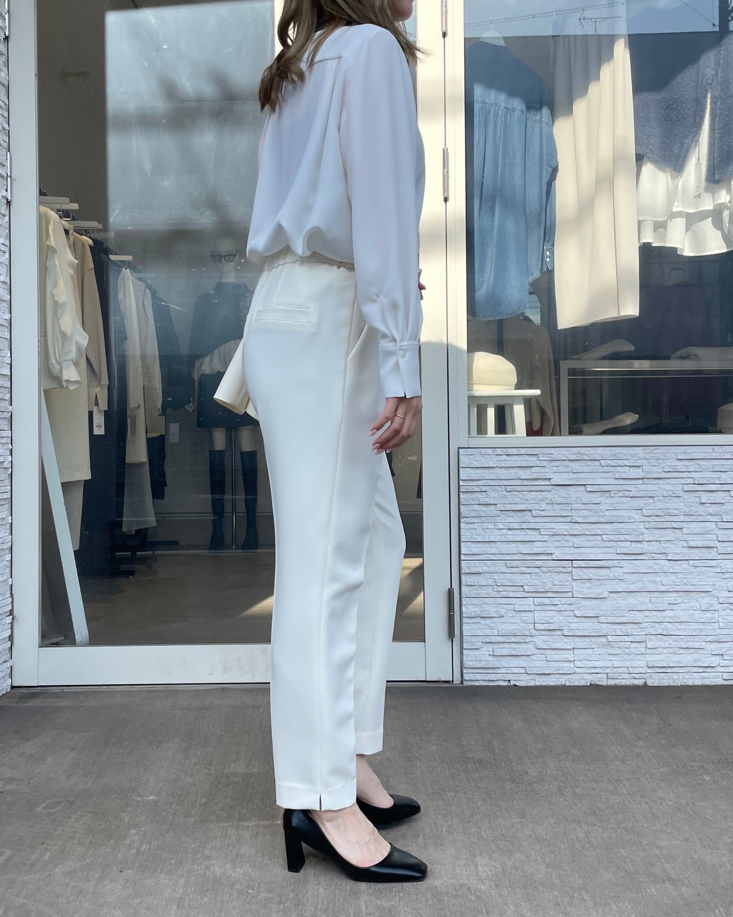 テーパードパンツ